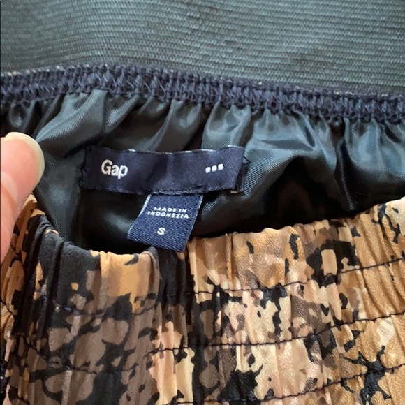 Gap skirt with pockets! - Picture 5 of 7